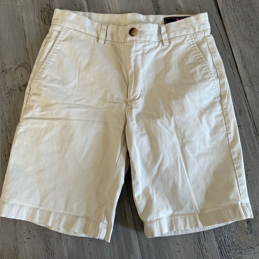 Men’s Vineyard Vines Khaki Shorts. Size 28